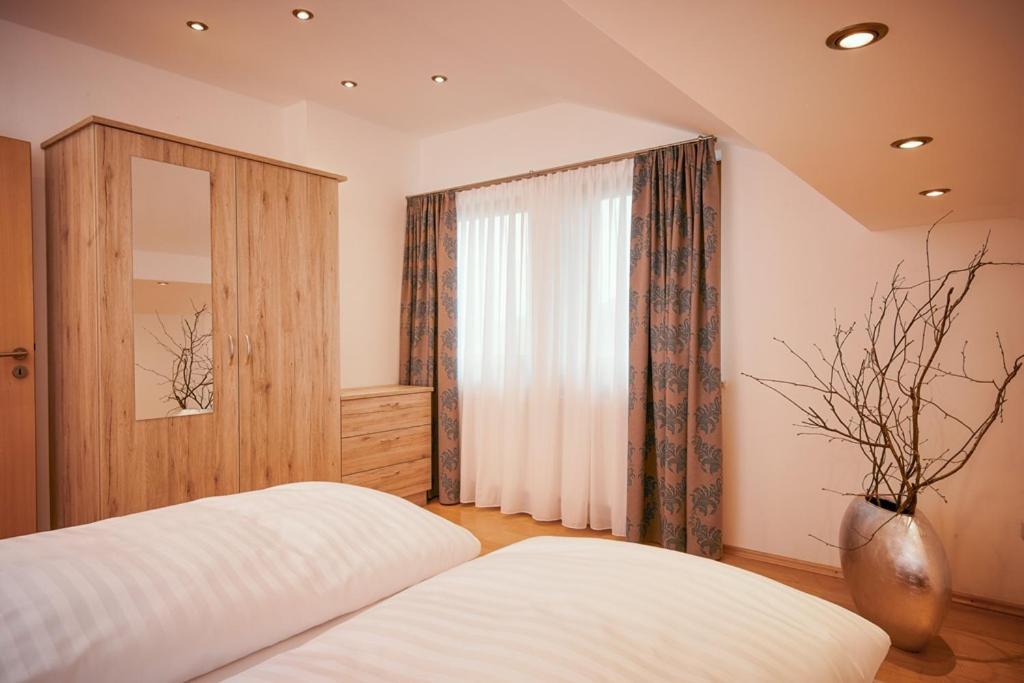 Hotel Seeblick & Ferienwohnung Bad Endorf Exteriér fotografie