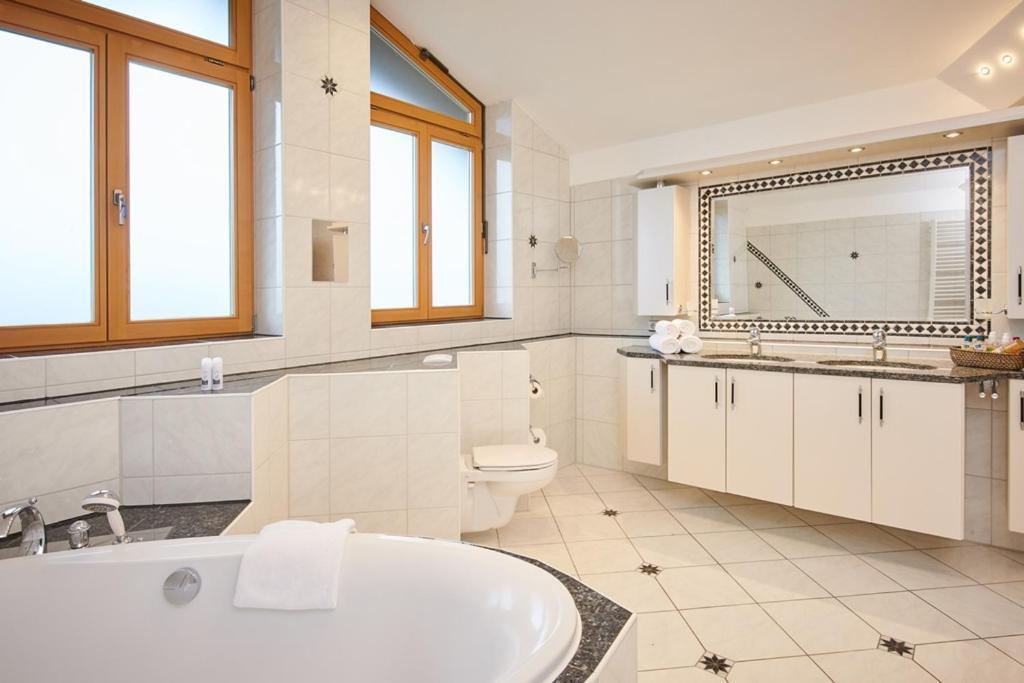Hotel Seeblick & Ferienwohnung Bad Endorf Exteriér fotografie